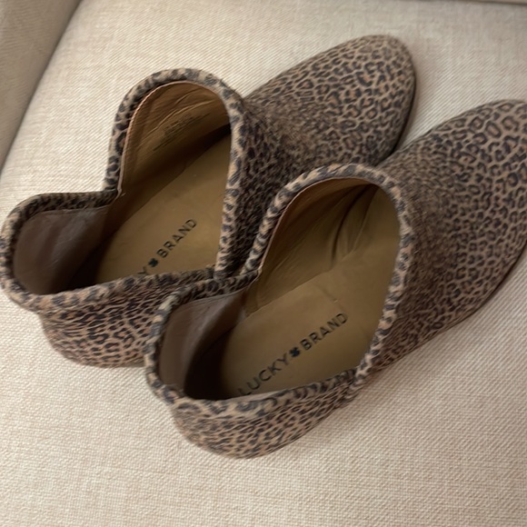 Women’s Lucky brand Leopard booties - Picture 4 of 6